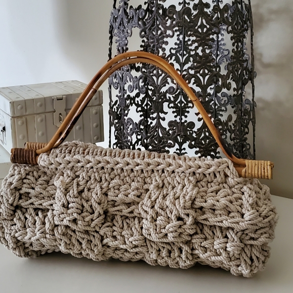 Handcrafted crochet bag. Bamboo handles. 14"×7" crochet base - Picture 1 of 3